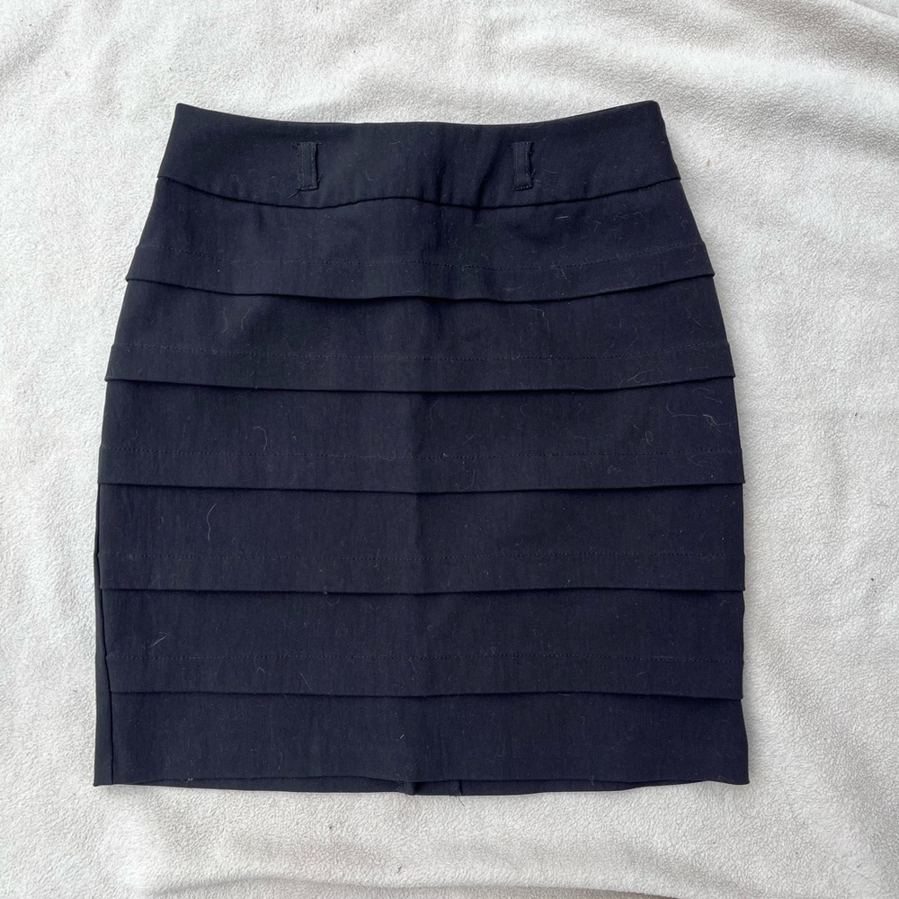 F21 tiered black mini skirt size S
